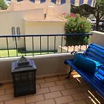 Charming House In With Shared Pool Дом отдыха