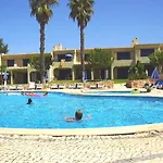 Charming House In With Shared Pool *
