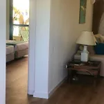 Дом отдыха Charming House In With Shared Pool