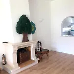 Charming House In With Shared Pool Дом отдыха Алвор