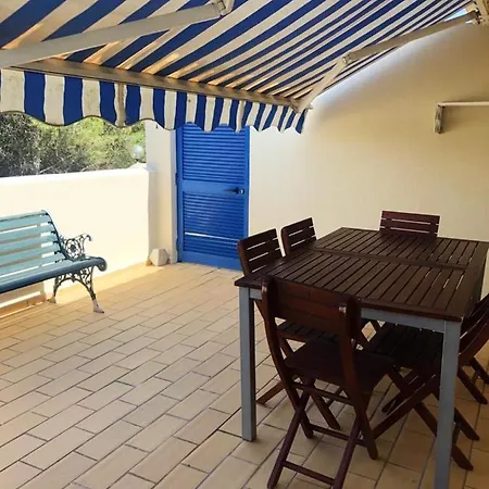 Charming House In With Shared Pool Nyaraló Alvor