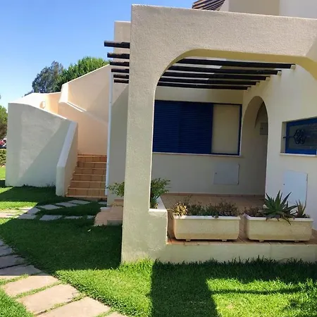 Charming House In With Shared Pool Nyaraló Alvor