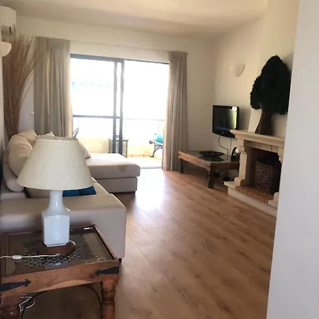 Charming House In With Shared Pool Feriehus Alvor