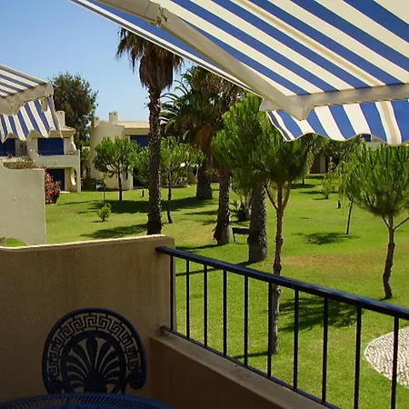Charming House In With Shared Pool Feriehus Alvor
