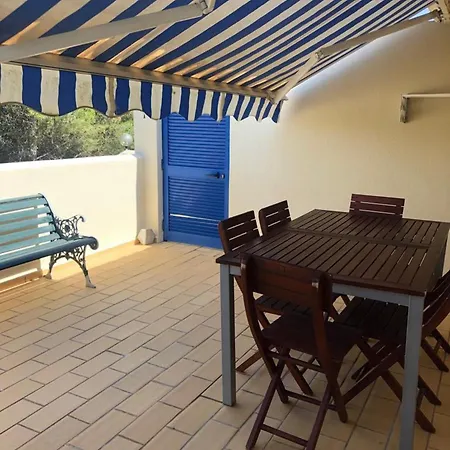 Charming House In With Shared Pool Feriehus *