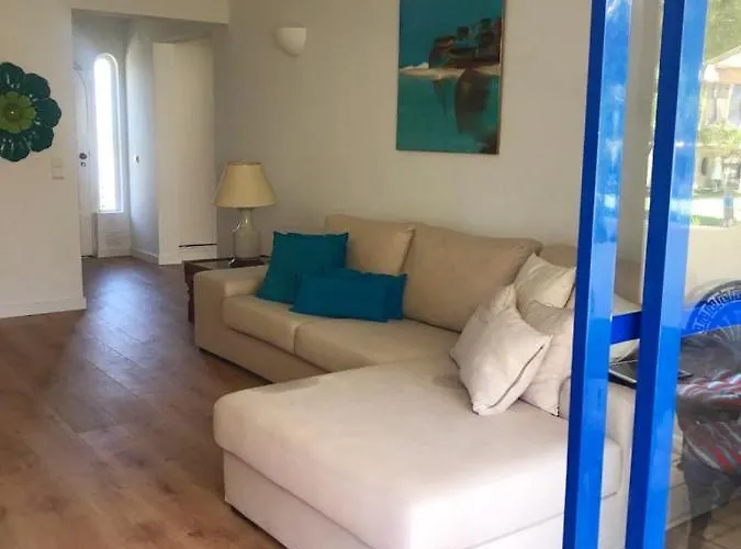 Charming House In With Shared Pool