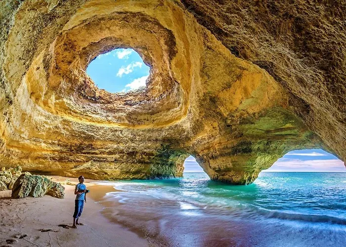 Charming House In With Shared Pool Alvor