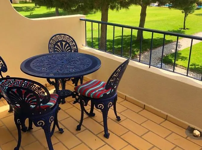 Charming House In With Shared Pool