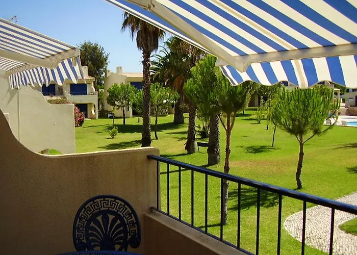 Charming House In With Shared Pool