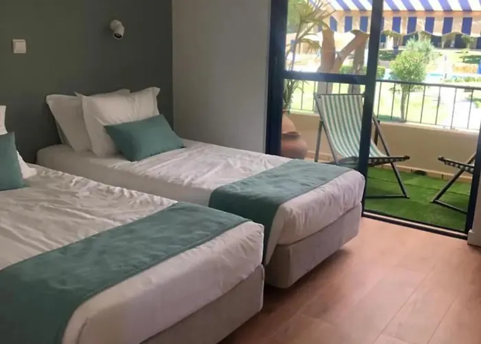 Charming House In With Shared Pool *