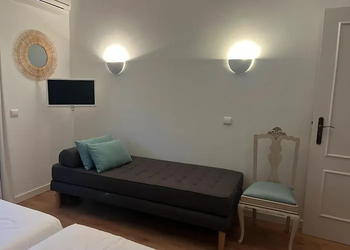 Charming House In With Shared Pool Alvor