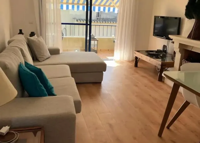 Semesterbostad Charming House In With Shared Pool