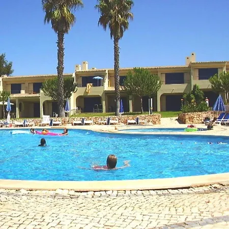 Charming House In With Shared Pool *