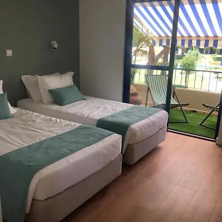 Charming House In With Shared Pool *